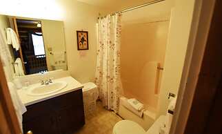 Graves Mountain Farm & Lodges