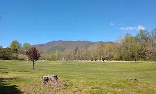 Graves Mountain Farm & Lodges