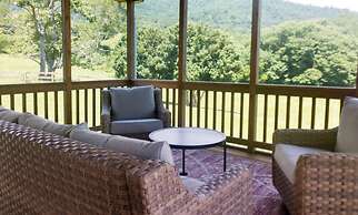 Graves Mountain Farm & Lodges