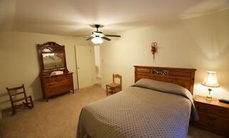 Graves Mountain Farm & Lodges