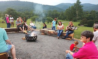 Graves Mountain Farm & Lodges