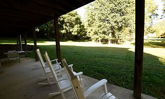 Graves Mountain Farm & Lodges