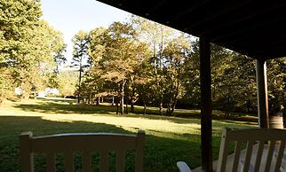 Graves Mountain Farm & Lodges