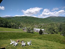 Graves Mountain Farm & Lodges