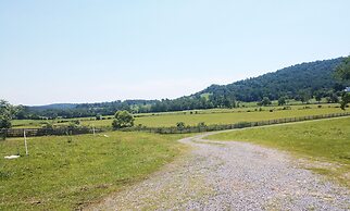 Graves Mountain Farm & Lodges