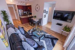 HomeHop - Maple Leaf Square