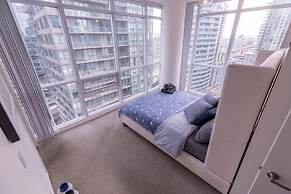 HomeHop - Maple Leaf Square