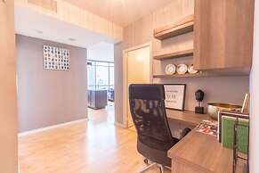 HomeHop - Maple Leaf Square