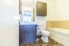 HomeHop - Maple Leaf Square