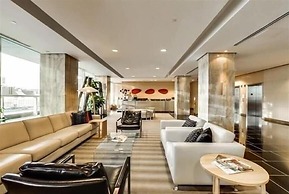 HomeHop - Maple Leaf Square