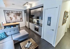 HomeHop - Entertainment District