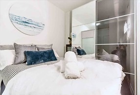 HomeHop - Entertainment District