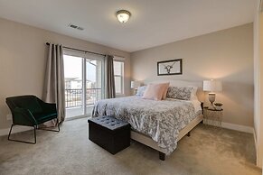 Marbella Lane Executive Townhome, 20 mins to Boulder