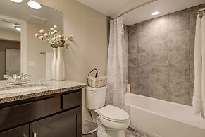 Marbella Lane Executive Townhome, 20 mins to Boulder