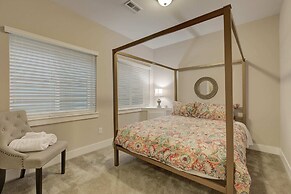 Marbella Lane Executive Townhome, 20 mins to Boulder