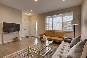 Marbella Lane Executive Townhome, 20 mins to Boulder