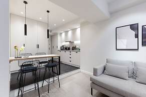 UPSTREET Ermou Elegant Apartments