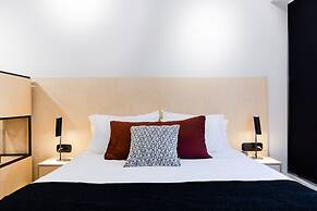 UPSTREET Ermou Elegant Apartments