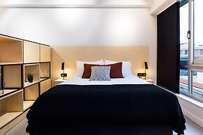 UPSTREET Ermou Elegant Apartments