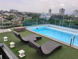The Greenery Central Suites