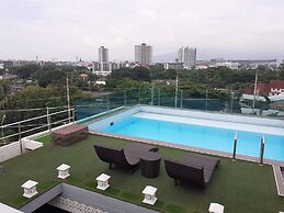 The Greenery Central Suites