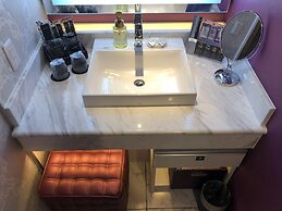 Hotel Raza - Adults Only