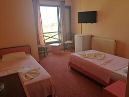 Teras Motel