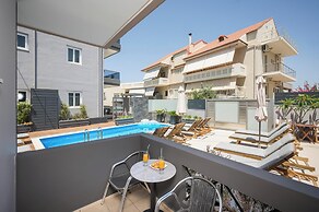 Sun Ray Luxury Apartments