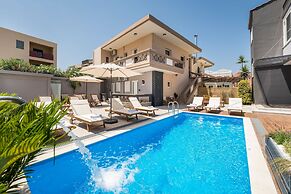 Sun Ray Luxury Apartments