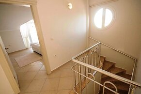 Serenity Apartments 4 by Villamnet