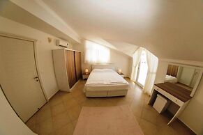 Serenity Apartments 3 by Villamnet