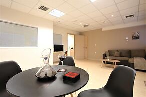 GK Airport Suites - Free Shuttle