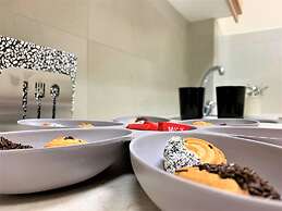 GK Airport Suites - Free Shuttle