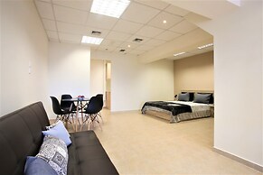 GK Airport Suites - Free Shuttle