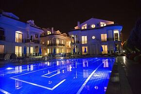 Serenity Apartments 1 by Villamnet