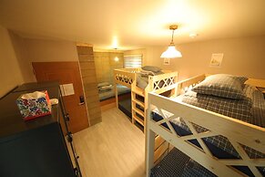 Stitches House - Hostel