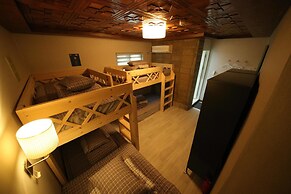 Stitches House - Hostel