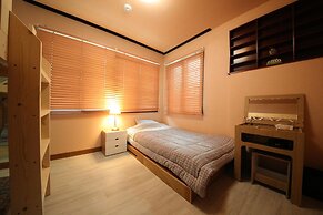 Stitches House - Hostel