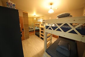 Stitches House - Hostel