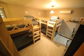 Stitches House - Hostel