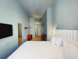 Esqina Cosmopolitan Lodge