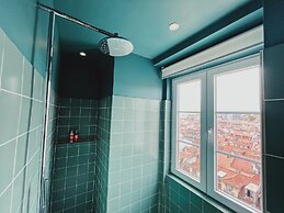 Esqina Cosmopolitan Lodge