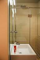 Esqina Cosmopolitan Lodge