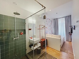 Esqina Cosmopolitan Lodge