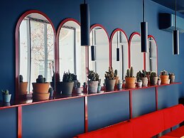 Esqina Cosmopolitan Lodge