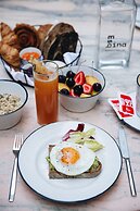 Esqina Cosmopolitan Lodge