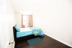 Private & Comfy 2 Bedroom Near Downtown