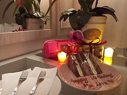 AZ Hotel & Serviced Apartments