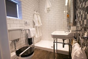 Number 82 The Unthank