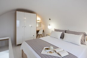 White Orchid Luxury Suites